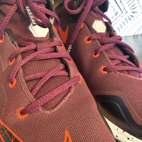 Nike LeBron XIII size 6Y - Picture 3 of 7